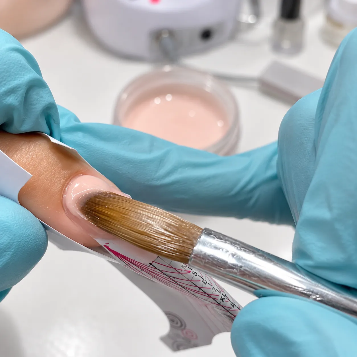 Uñas esculpidas en acrílico